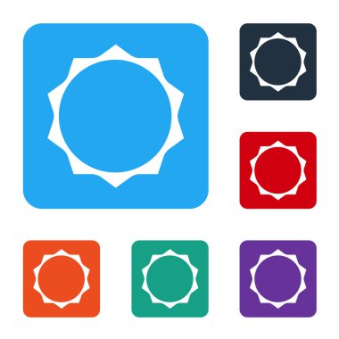 Beyaz Güneş simgesi beyaz arkaplanda izole edildi. Renkli kare düğmelerle simgeleri ayarla. Vektör.