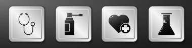 Stetoskop, enjektör spreyli tıbbi şişe, haçlı kalp, test tüpü ve matara ikonu. Gümüş kare düğme. Vektör.