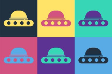 Pop Art UFO uçan uzay gemisi simgesi renk arkaplanında izole edildi. Uçan daire. Uzaylı uzay gemisi. Gelecekteki bilinmeyen uçan nesne. Vektör.