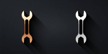 Siyah arkaplanda altın ve gümüş anahtarlı simge izole edildi. Uzun gölge tarzı. Vektör.