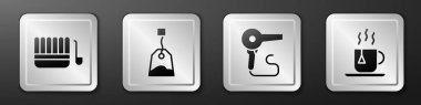 Sauna kovası ve kepçeyi, çay poşetini, saç kurutma makinesini ve çay poşeti ikonlu bir fincan çayı hazırla. Gümüş kare düğme. Vektör.