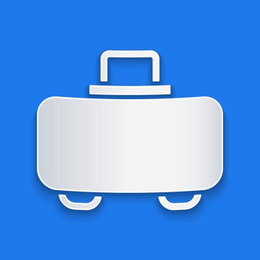 Silah ikonunu saklamak ve taşımak için kullanılan kağıt kesiği çanta mavi arka planda izole edildi. Kağıt sanatı tarzı. Vektör.