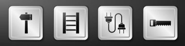 Çekiç, tahta merdiven, elektrik prizi ve el testeresi ikonu. Gümüş kare düğme. Vektör.