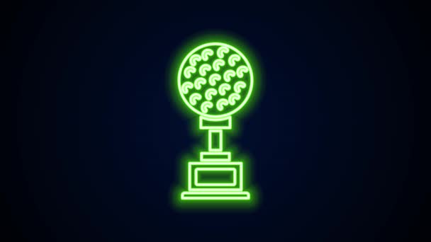 Glödande neon line Award cup med golf ikon isolerad på svart bakgrund. Vinnartrofésymbol. Mästerskaps- eller tävlingstrofé. Sportprestation tecken. 4K Video motion grafisk animation — Stockvideo