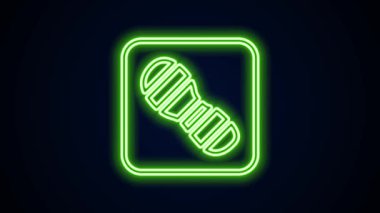 Parlayan neon çizgisi insan ayak izi ayakkabı ikonu siyah arkaplanda izole edildi. Ayakkabı tabanı. 4K Video hareketli grafik canlandırması