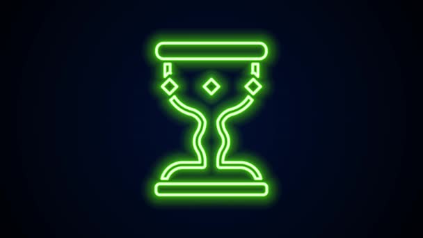 Glowing neon line Medieval goblet icon isolated on black background. Animasi grafis gerak Video 4K — Stok Video