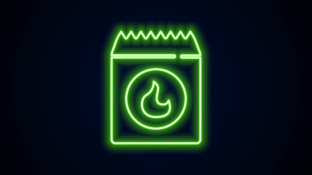 Gloeiende neon lijn Barbecue steenkool zak pictogram geïsoleerd op zwarte achtergrond. 4K Video motion grafische animatie — Stockvideo