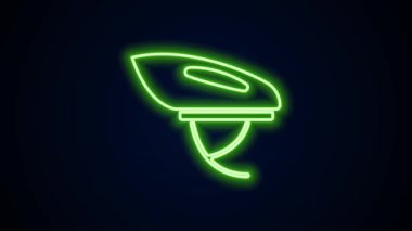 Parlayan neon hattı bisiklet başlığı simgesi siyah arkaplanda izole edildi. Olağanüstü bir spor. Spor malzemeleri. 4K Video hareketli grafik canlandırması