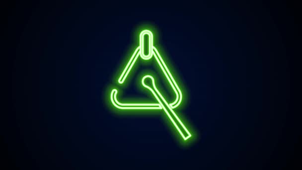Gloeiende neon lijn Driehoek muziekinstrument icoon geïsoleerd op zwarte achtergrond. 4K Video motion grafische animatie — Stockvideo