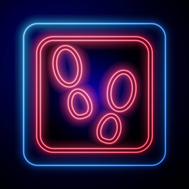 Parlayan neon insan ayak izleri siyah arka planda izole edilmiş ayakkabı ikonu. Ayakkabı tabanı. Vektör.