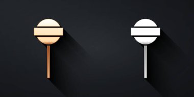 Siyah arkaplanda altın ve gümüş renkli lolipop simgesi var. Yemek, lezzetli bir sembol. Uzun gölge tarzı. Vektör.