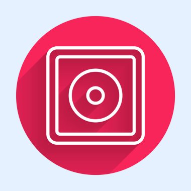 Beyaz çizgi bilardo ikonu uzun gölgeli izole edilmiş. Bilardo ıstakası için tebeşir bloğu. Kırmızı daire düğmesi. Vektör.