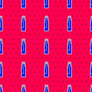 Mavi İşaretli kalem simgesi kırmızı arkaplanda izole edilmiş. Vektör.