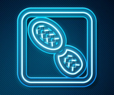 Parlayan neon çizgisi. Mavi arka planda izole edilmiş insan ayak izi ikonu. Ayakkabı tabanı. Vektör.