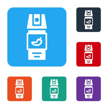 Beyaz arka planda beyaz biber gazı ikonu izole edildi. OC gazı. Capsicum nefsi müdafaa spreyi. Renkli kare düğmelerle simgeleri ayarla. Vektör.