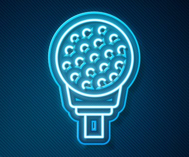 Tee ikonunda parlayan neon hattı golf topu mavi arka planda izole edildi. Vektör.