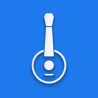 Kağıt kesiği Banjo simgesi mavi arkaplanda izole edildi. Müzik aleti. Kağıt sanatı tarzı. Vektör.