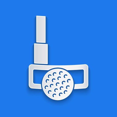 Kağıt kesiği golf sopası ve mavi arka planda top ikonu var. Kağıt sanatı tarzı. Vektör.