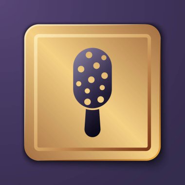 Mor arka planda izole edilmiş çubuk ikonlu mor dondurma. Güzel sembol. Altın kare düğme. Vektör.