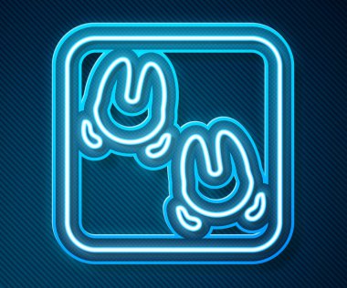 Parlayan neon hattı mavi arka planda izole edilmiş yaban domuzu ayak izi ikonu. Vektör.