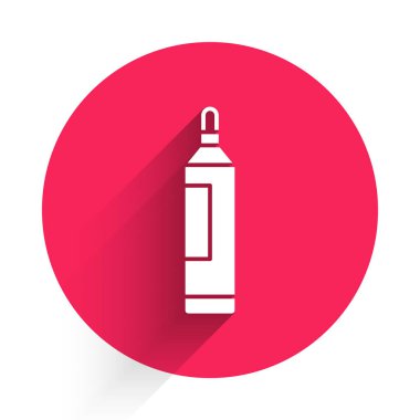 Beyaz İşaretli kalem simgesi uzun gölgeyle izole edildi. Kırmızı daire düğmesi. Vektör.