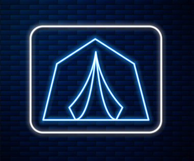 Parlayan neon hattı turist çadırı simgesi tuğla duvar arkasında izole edildi. Kamp sembolü. Vektör.