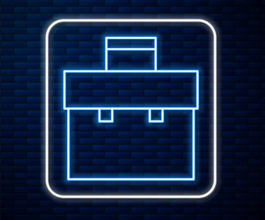 Parlayan neon hattı evrak çantası simgesi tuğla duvar arka planında izole edildi. İş ilanı. İş portföyü. Vektör İllüstrasyonu.