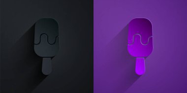 Kağıt kesiği dondurma çubuk ikonu üzerinde siyah üzerine mor arka planda izole edilmiş. Güzel sembol. Kağıt sanatı tarzı. Vektör.