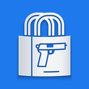 Kağıt kesiği, mavi arkaplanda izole edilmiş silah tabancası ikonu satın alıyor. Silah satın alıyorum. Kağıt sanatı tarzı. Vektör.