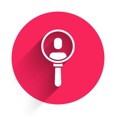 Uzun gölgeli bir insan simgesini aramak için beyaz büyüteç. İşe alma ya da seçme. Çalışanları ve işi ara. Kırmızı daire düğmesi. Vektör.