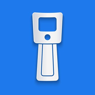 Kağıt kesiği, mavi arkaplanda kızılötesi ışık ikonu olan dijital temassız termometre. Kağıt sanatı tarzı. Vektör.