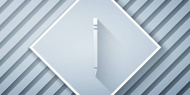 Kağıt kesiği. Gri arkaplanda silgi simgesi var. Çizim ve eğitim araçları. Okul sembolü. Kağıt sanatı tarzı. Vektör İllüstrasyonu.