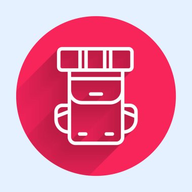 Beyaz çizgi Yürüyüş sırt çantası simgesi uzun gölgeli izole edildi. Kamp ve dağ gezisi sırt çantası. Kırmızı daire düğmesi. Vektör.