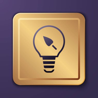 Mor arkaplanda yaprak simgesi olan mor ampul. Çevre enerjisi kavramı. Alternatif enerji kavramı. Altın kare düğme. Vektör.