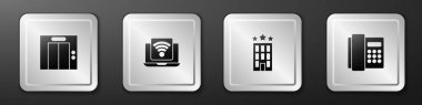 Lift 'i, kablosuz bilgisayarı, otel binasını ve telefon ahizesi simgesini ayarla. Gümüş kare düğme. Vektör