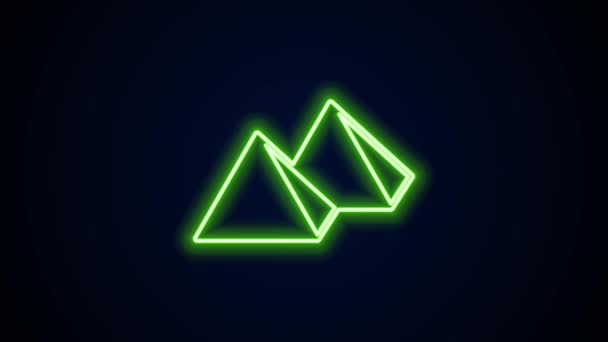 Zářící neonová linie Egypt pyramidy ikona izolované na černém pozadí. Symbol starověkého Egypta. Grafická animace pohybu videa 4K — Stock video