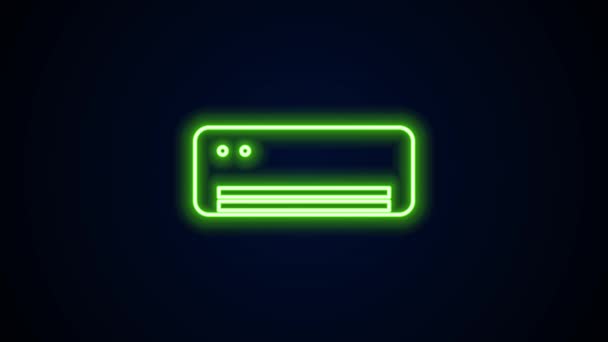 Gloeiende neon lijn Airconditioner pictogram geïsoleerd op zwarte achtergrond. Splitsysteem airconditioning. Koel en koud klimaatbeheersingssysteem. 4K Video motion grafische animatie — Stockvideo