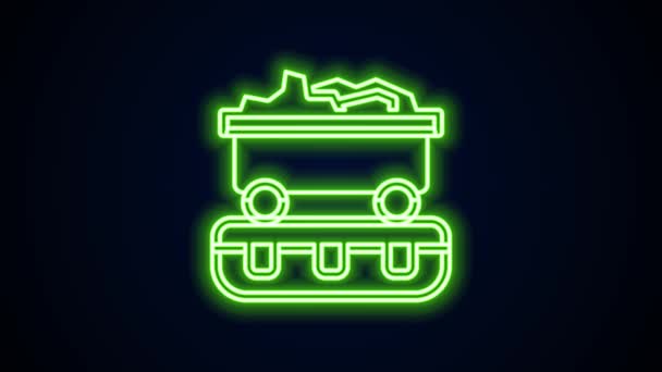 Gloeiende neon lijn Kolenwagen pictogram geïsoleerd op zwarte achtergrond. Spoorvervoer. 4K Video motion grafische animatie — Stockvideo