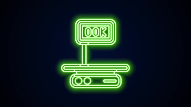 Gloeiende neon lijn Elektronische weegschaal pictogram geïsoleerd op zwarte achtergrond. Gewicht voor voedsel. Weegproces in de winkel of supermarkt. 4K Video motion grafische animatie — Stockvideo