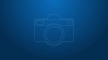 Beyaz çizgi fotoğraf makinesi simgesi mavi arkaplanda izole edildi. Fotoğraf makinesi simgesi. 4K Video hareketli grafik canlandırması