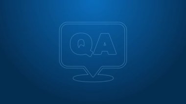 Soru ve Yanıt simgesinin mavi arkaplanda izole edildiği beyaz çizgi konuşma kabarcıkları. Q ve A sembolü. SSS işareti. Konuşma balonu ve çizelgesi. 4K Video hareketli grafik canlandırması