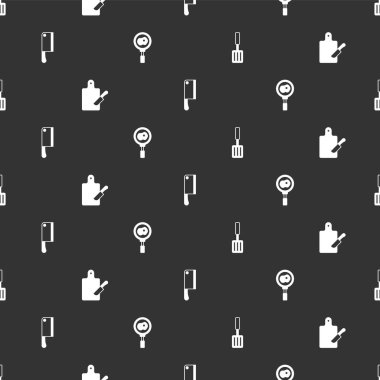 Barbekü spatulası, kesme tahtası ve bıçak kızartma tavasında et ve kızarmış yumurta. Vektör