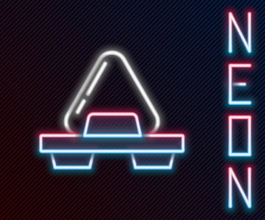 Kesme tahtası simgesinde parlayan neon hattı Sushi siyah arkaplanda izole edildi. Tahtada Asya yemeği suşisi. Renkli taslak konsepti. Vektör İllüstrasyonu.