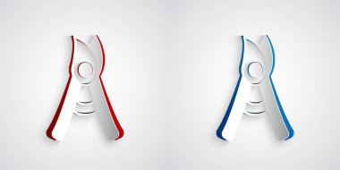 Gri arkaplanda izole edilmiş simgeyi budamak için kağıt kesimi el yapımı makas. Ahşap saplı budama makası. Kağıt sanatı tarzı. Vektör.