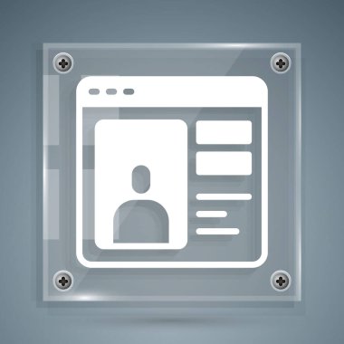 White Dating uygulaması çevrimiçi dizüstü bilgisayar konsepti simgesi gri arkaplanda izole edildi. Kadın erkek profili düz tasarım. Çift ilişki için eşleşiyor. Kare cam paneller. Vektör