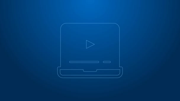 Línea blanca Icono de vídeo de reproducción en línea aislado sobre fondo azul. Portátil y tira de película con señal de juego. Animación gráfica de vídeo 4K — Vídeo de stock