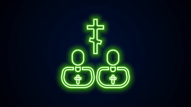 Glödande neon line Priest ikon isolerad på svart bakgrund. 4K Video motion grafisk animation — Stockvideo