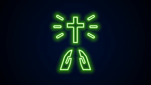 Linha de néon brilhante Mãos no ícone de posição de oração isolado no fundo preto. Oração a Deus com fé e esperança. Animação gráfica em movimento de vídeo 4K — Vídeo de Stock
