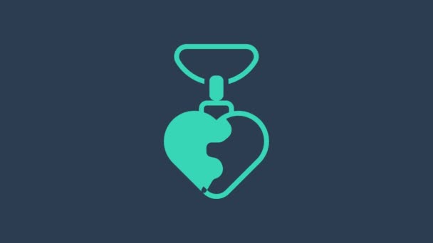 Türkiz nyaklánc szív alakú medál ikon elszigetelt kék alapon. Ékszer dekoráció. Boldog Nők Nemzetközi Napja. 4K Videó mozgás grafikus animáció — Stock videók