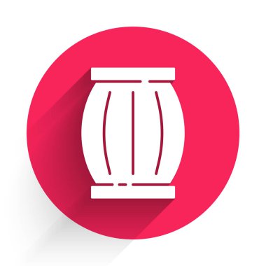 Uzun gölgeli beyaz barut namlusu ikonu. TNT dinamit ahşap fıçı. Kırmızı daire düğmesi. Vektör